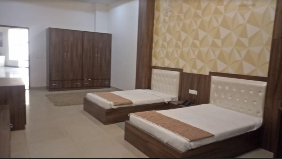 Heritage Institute of Hotel and Tourism Agra Lab Photographs photo 5